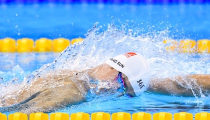 开云体育官网下载-_水上漂移车赛：速度、水花齐飞_，水上漂移作文