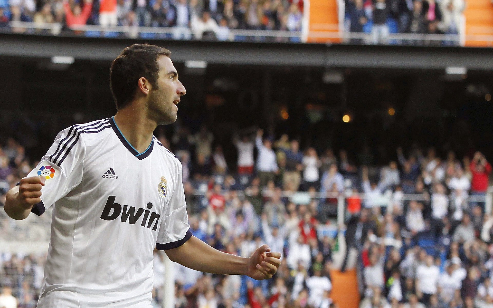 “足球+音乐+影像”多元文化产业融合,开创行业新局面,音乐与足球的融合课题